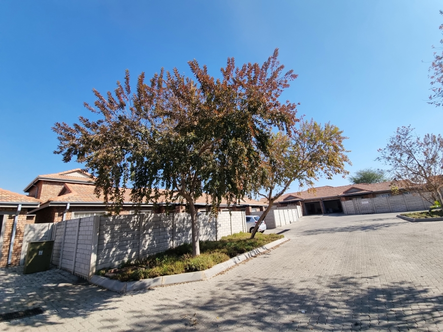2 Bedroom Property for Sale in Ngwenya River Estate North West